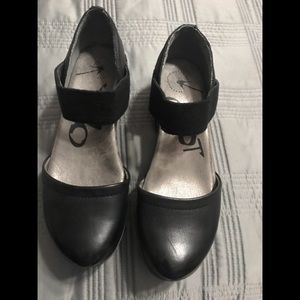 OTBR Closed Toe Wedges